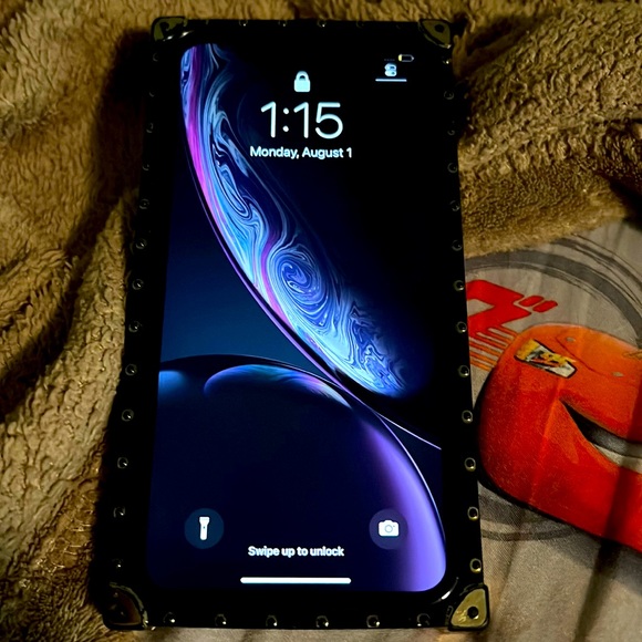 The reason why im selling this iPhone its because i don’t use it